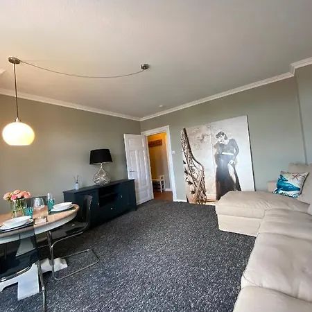 Zentraler Altbaucharme Mit Blick Ueber Stadt Κίελο